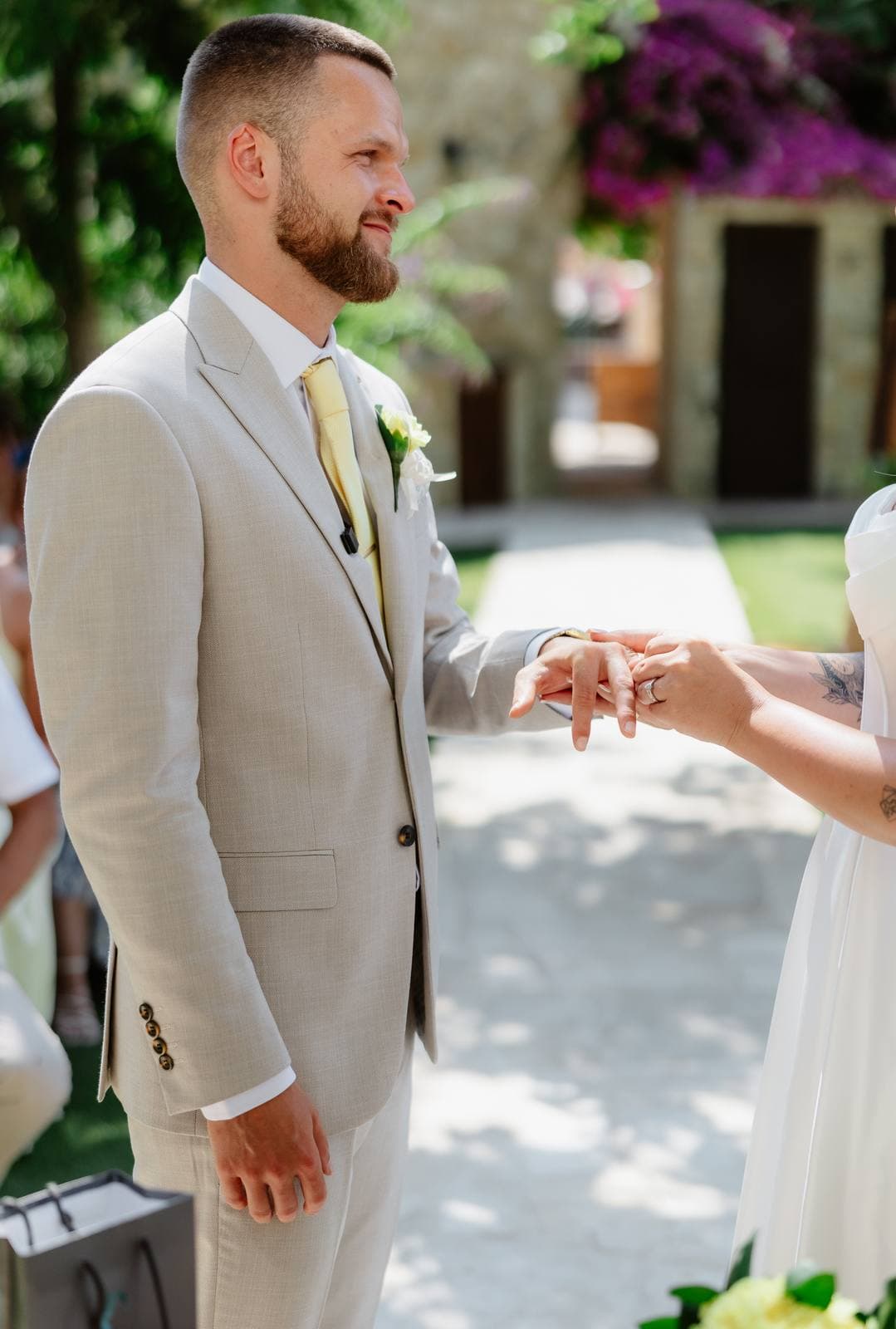 Hannah & Danial, exchanging rings