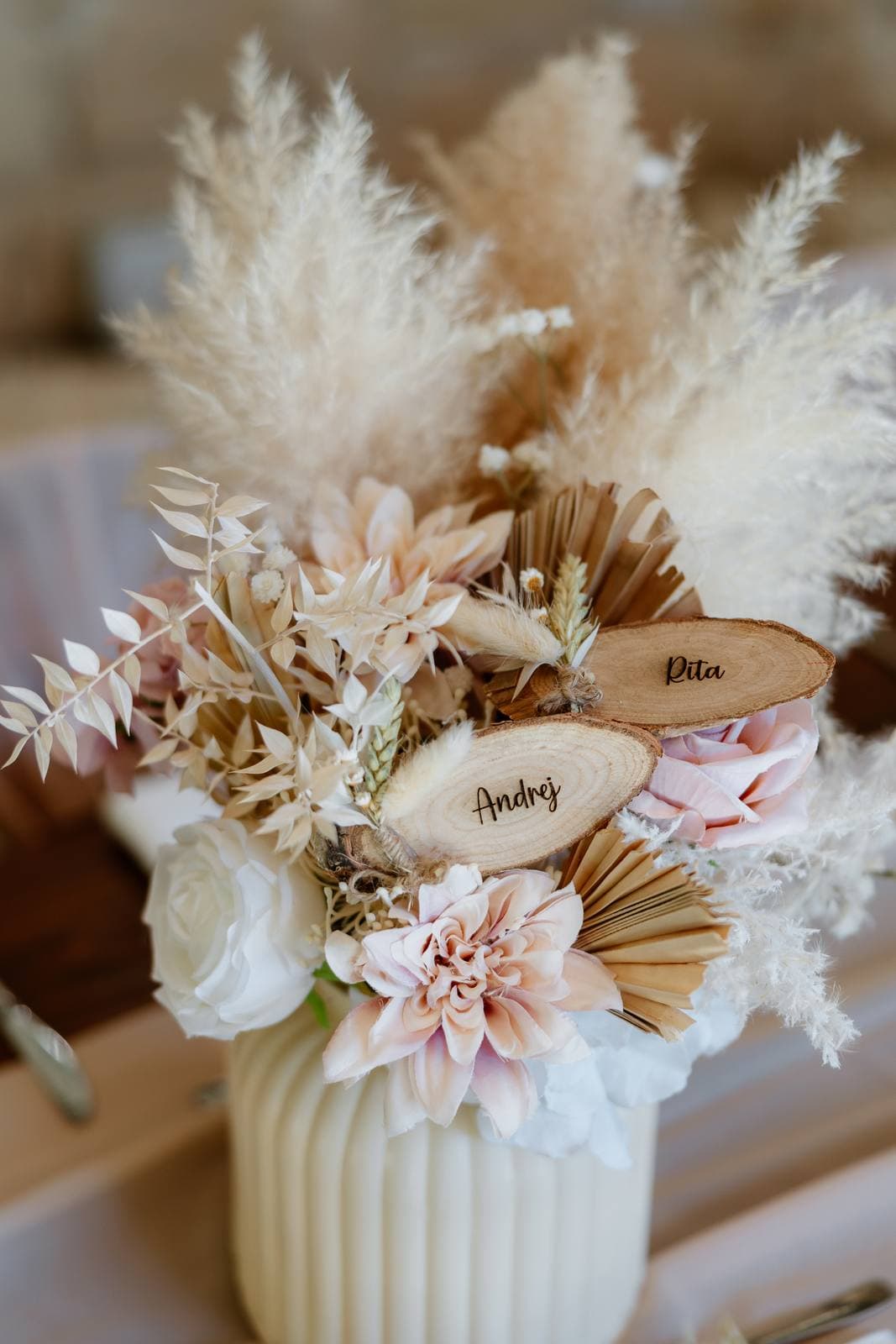 Rita & Andrej, a pampas and dried-flower centrepiece