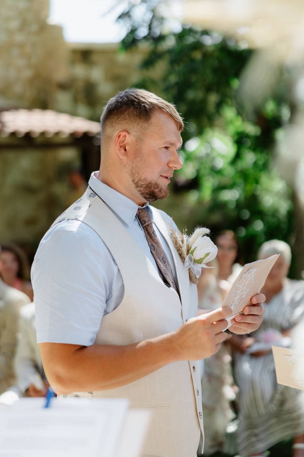 Rita & Andrej, the groom reading his vows