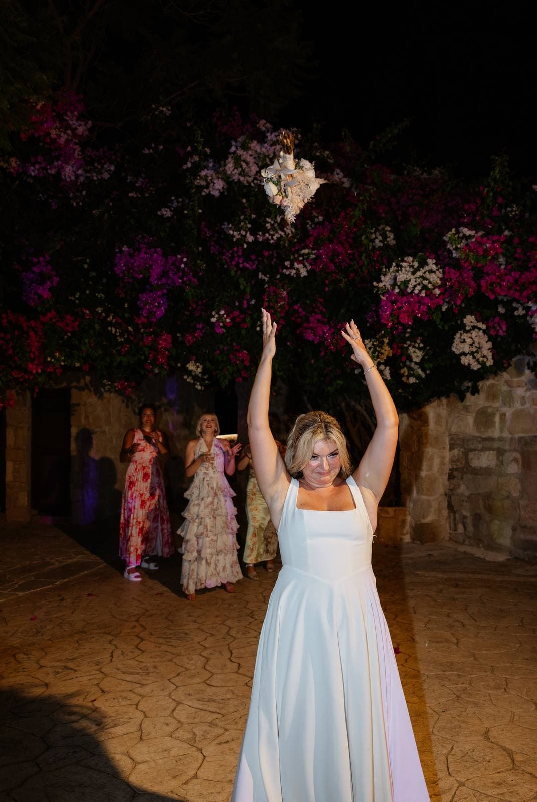Rita & Andrej, the bouquet toss