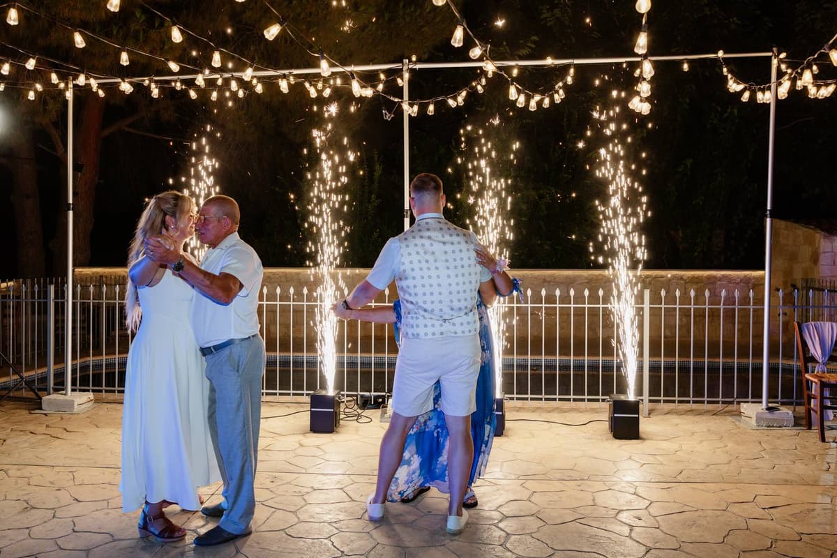 Rita & Andrej, a dance with sparklers
