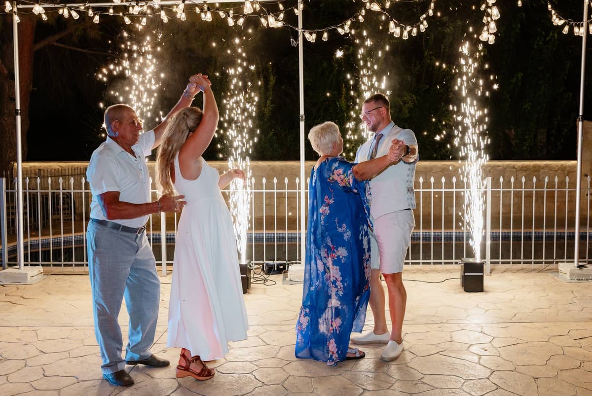 Rita & Andrej, dancing under the sparklers