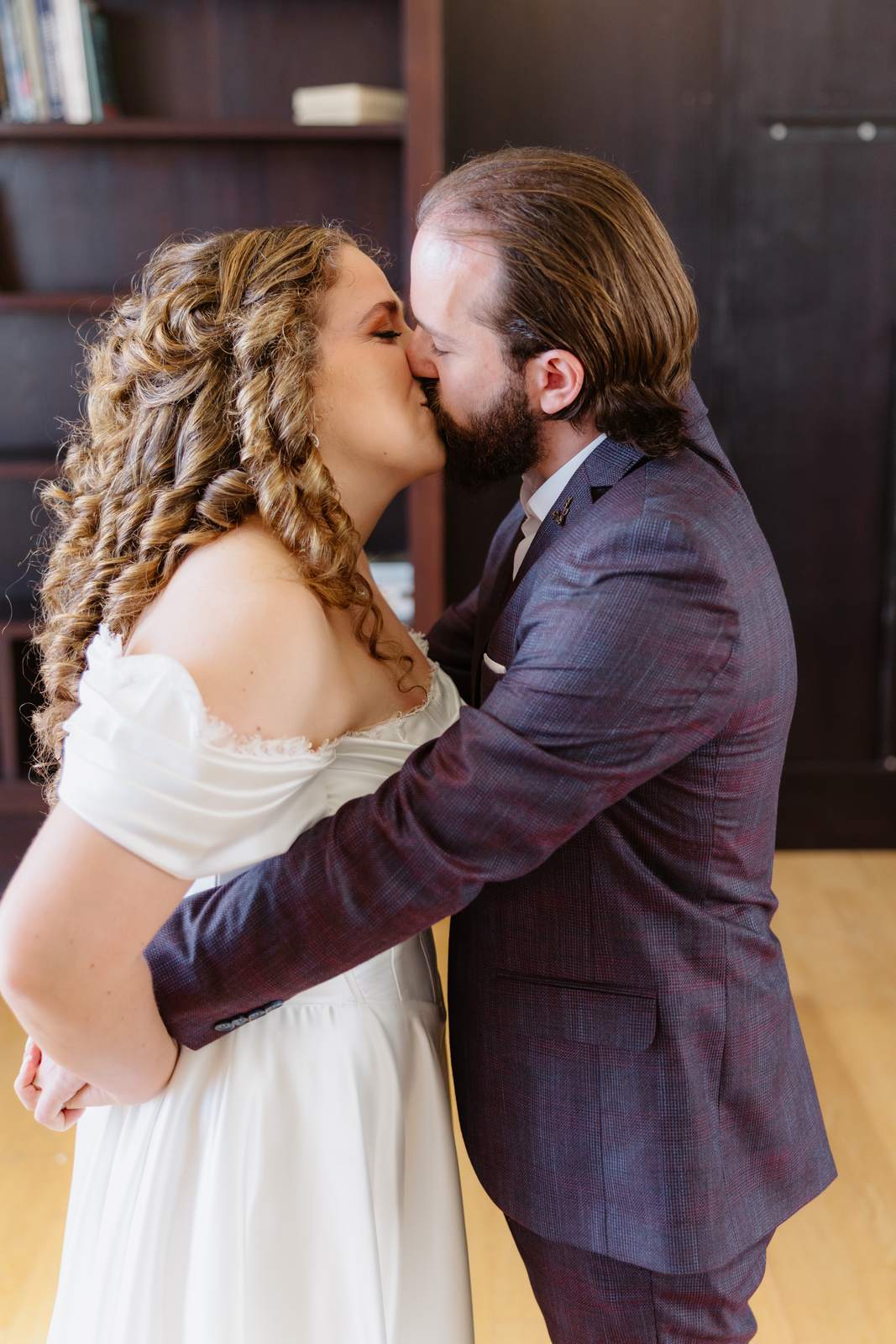 Sivan & Elon, a kiss in the library