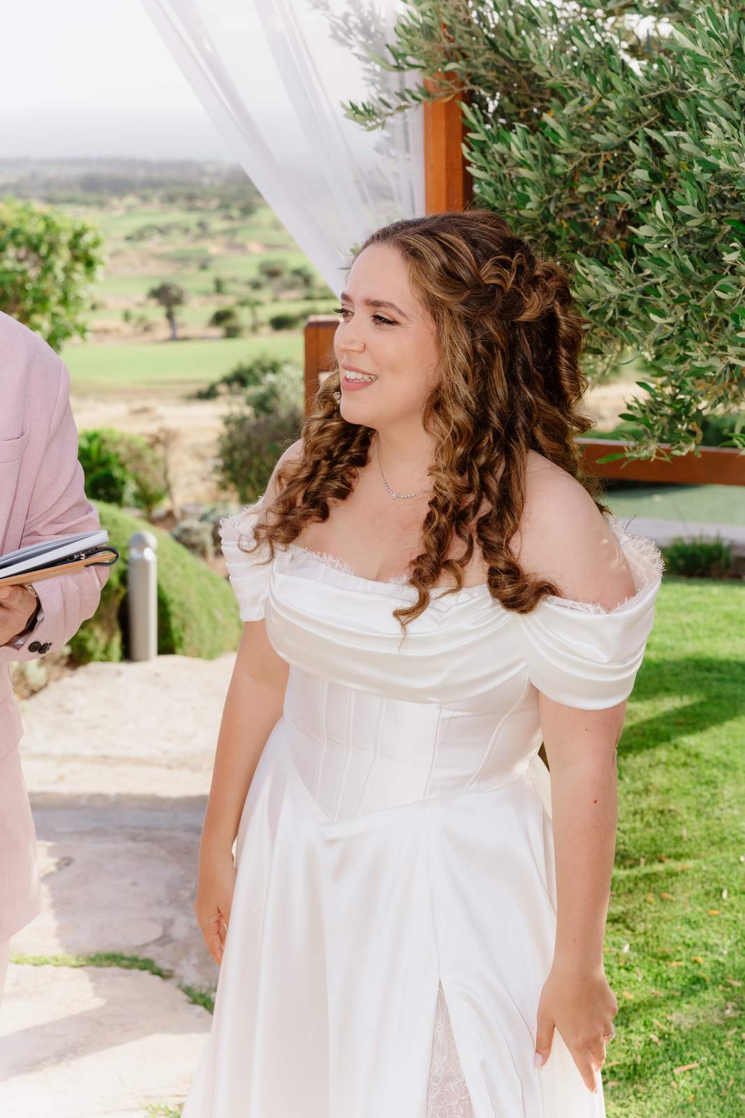 Sivan & Elon, the bride at the ceremony